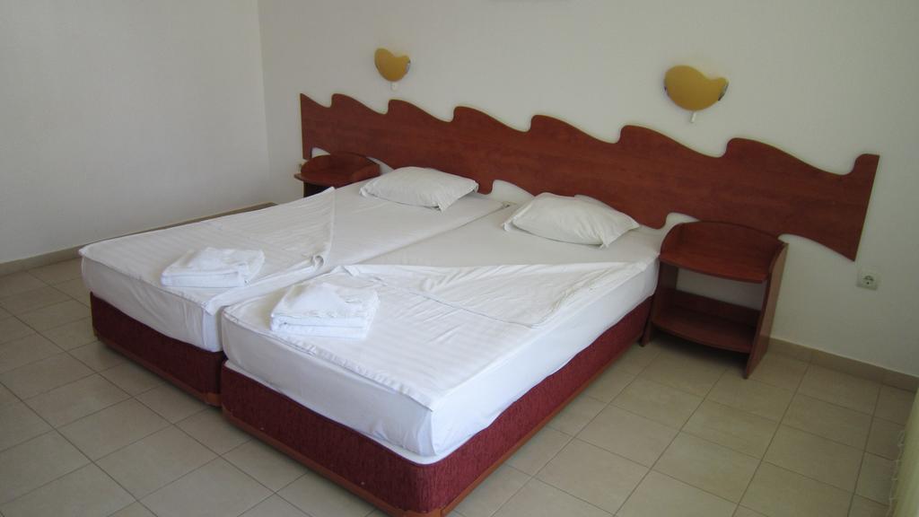 Alpina Hotel Lozenets Room photo