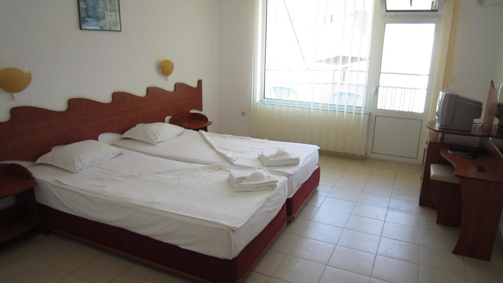 Alpina Hotel Lozenets Room photo