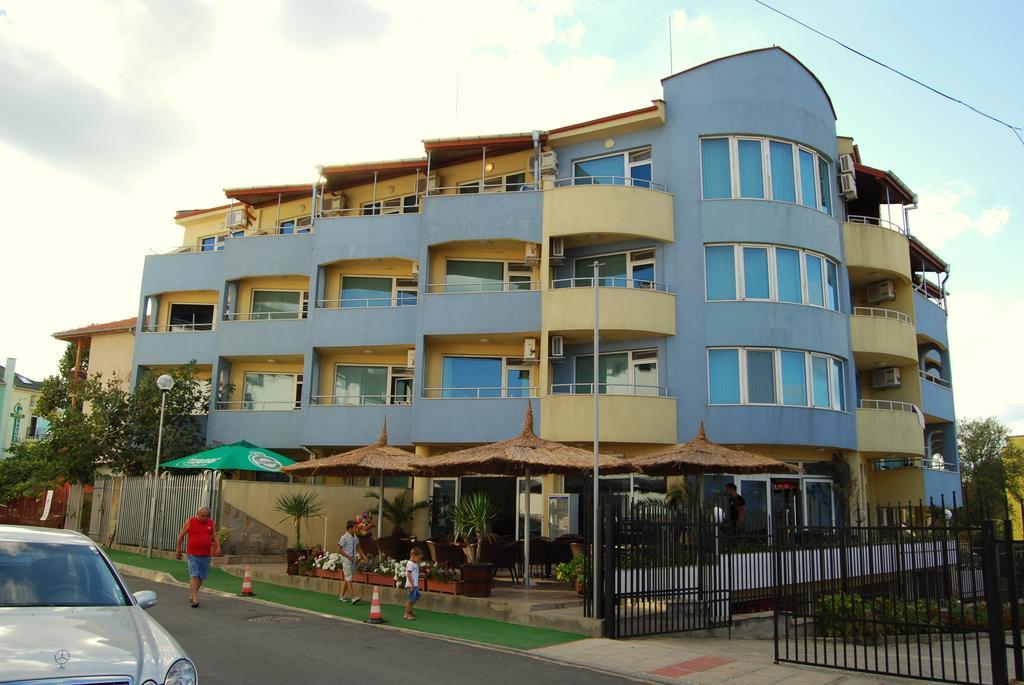 Alpina Hotel Lozenets Exterior photo