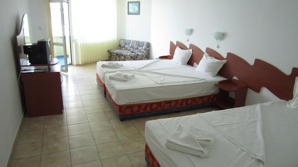 Alpina Hotel Lozenets Room photo
