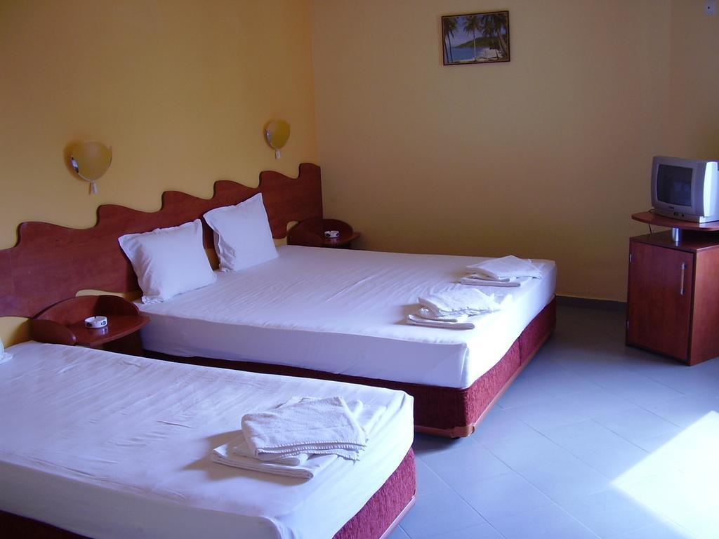 Alpina Hotel Lozenets Room photo