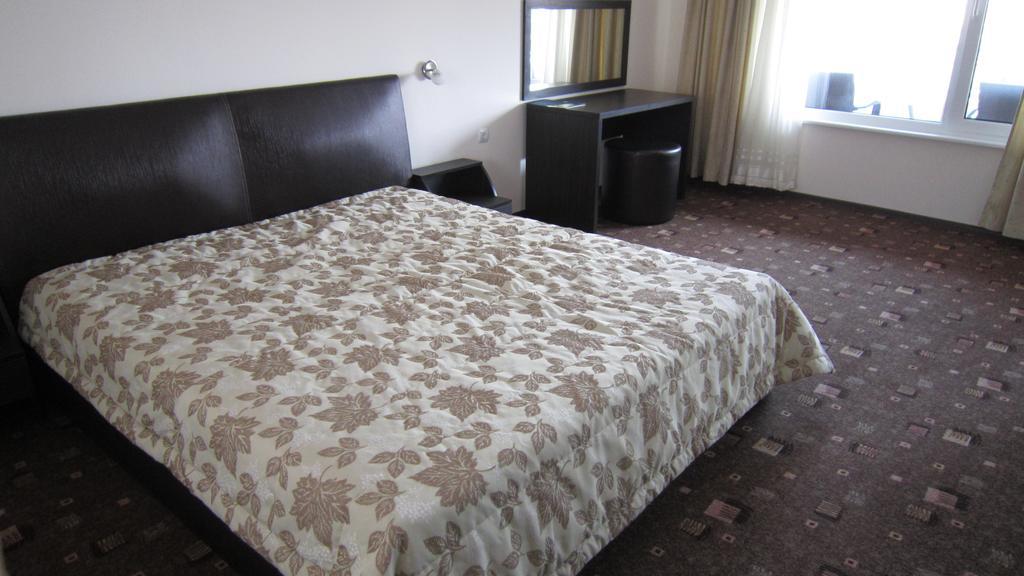 Alpina Hotel Lozenets Room photo