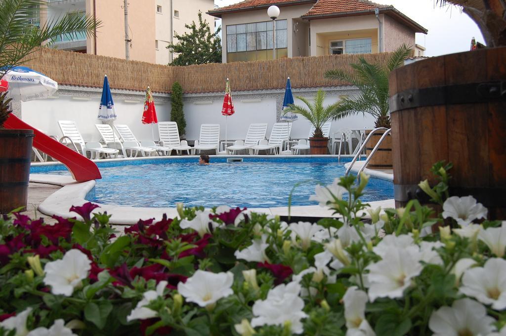 Alpina Hotel Lozenets Exterior photo