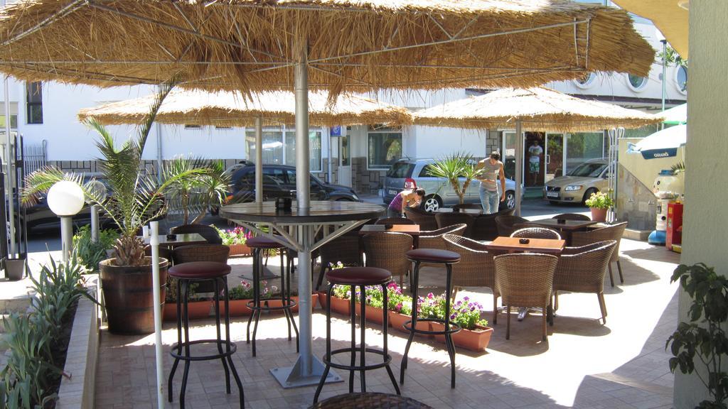 Alpina Hotel Lozenets Exterior photo